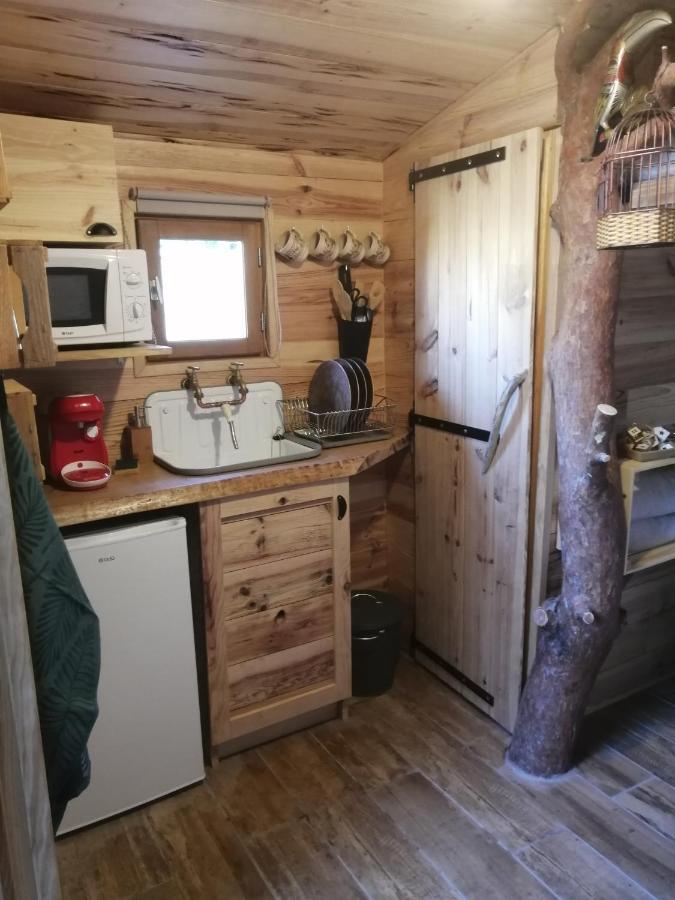 Patrice Et Chrstel Cabane En Bois Chatuzange-le-Goubet Bagian luar foto